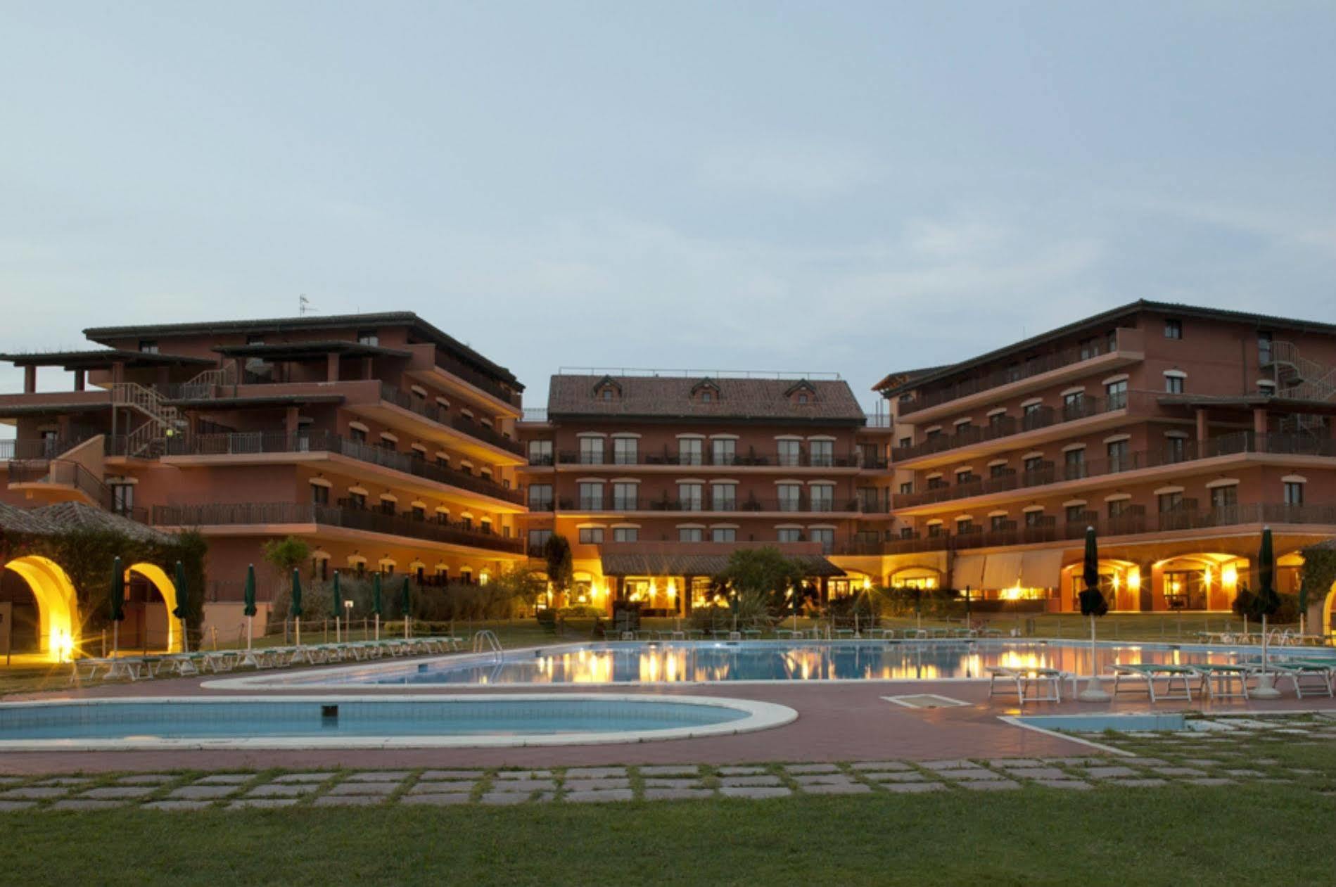 Resort Marina Di Castello Golf & Spa Castel Volturno Exterior foto